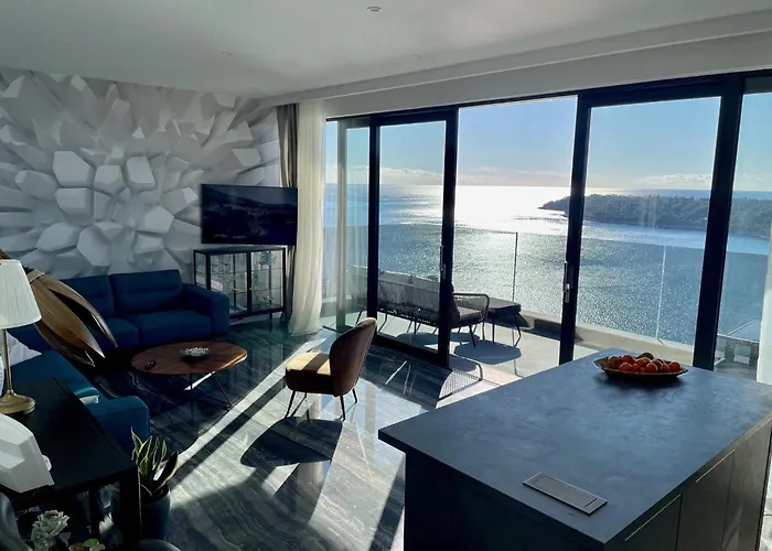 Fortes Fortuna - Two Bedroom With Terrace And Sea View