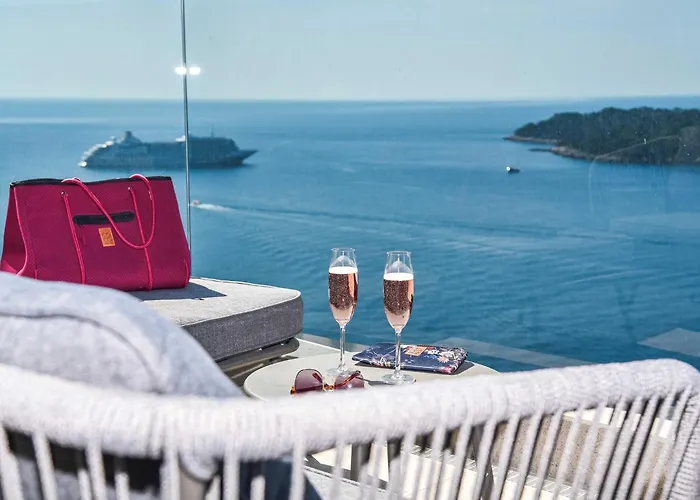 Fortes Fortuna - Two Bedroom With Terrace And Sea View 아파트
